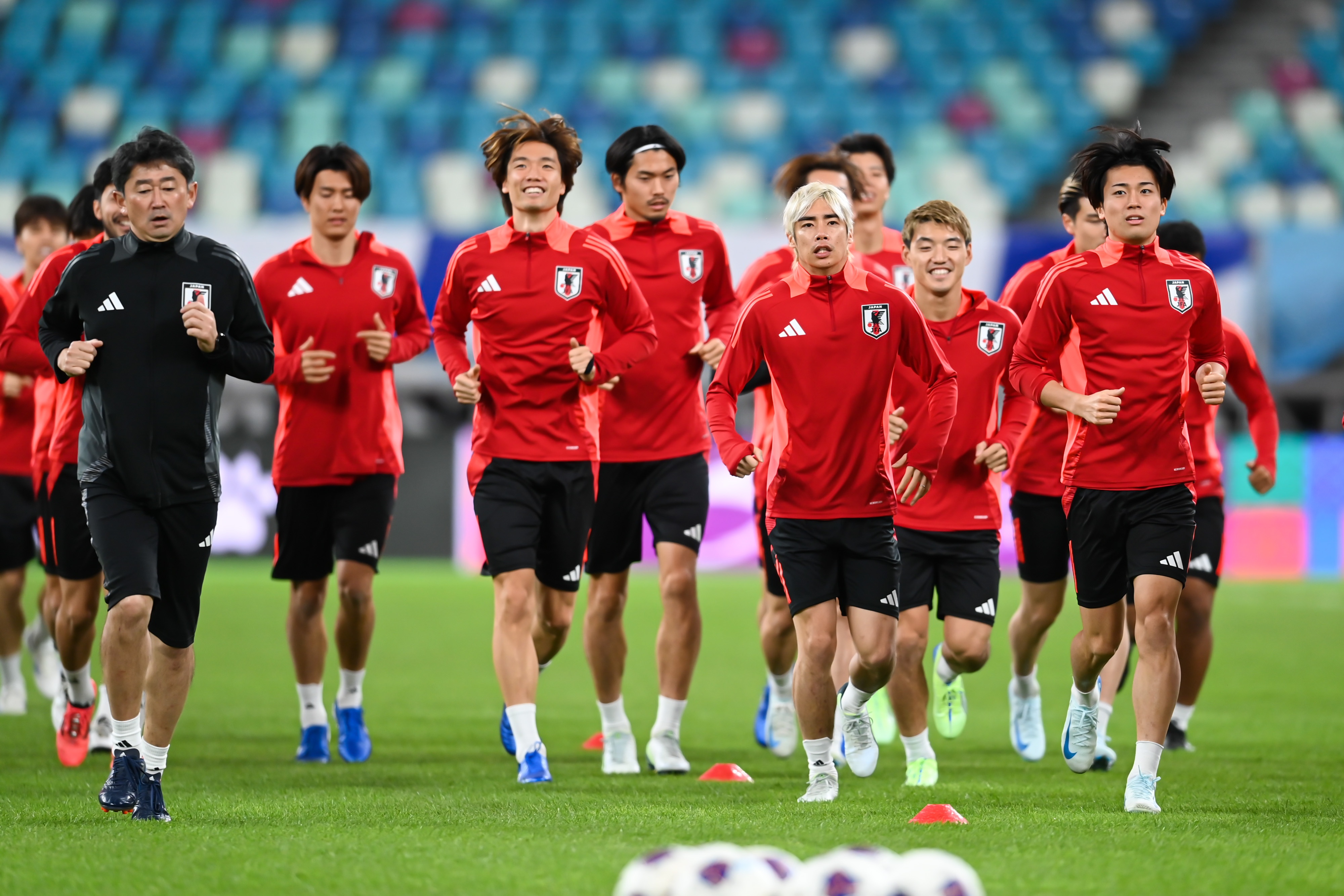 日媒:日本队27人今日集结,除前田大然、长友佑都外都参加了集训