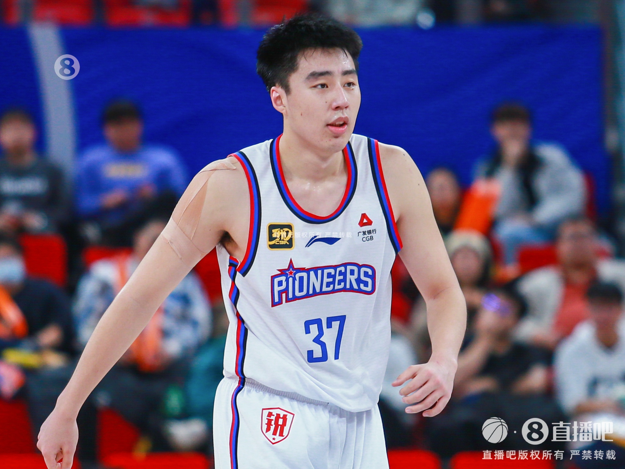 无奈最后6犯离场!杜伯超20中10&三分8中3空砍24分4板2帽
